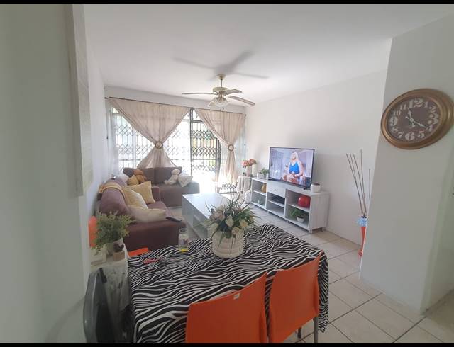 2 BEDROOM FLAT SOLD IN PINETOWN CENTRAL